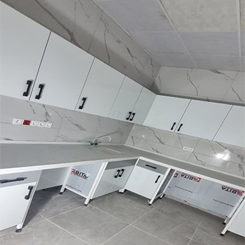 کابینت دیواری درب دار ساده